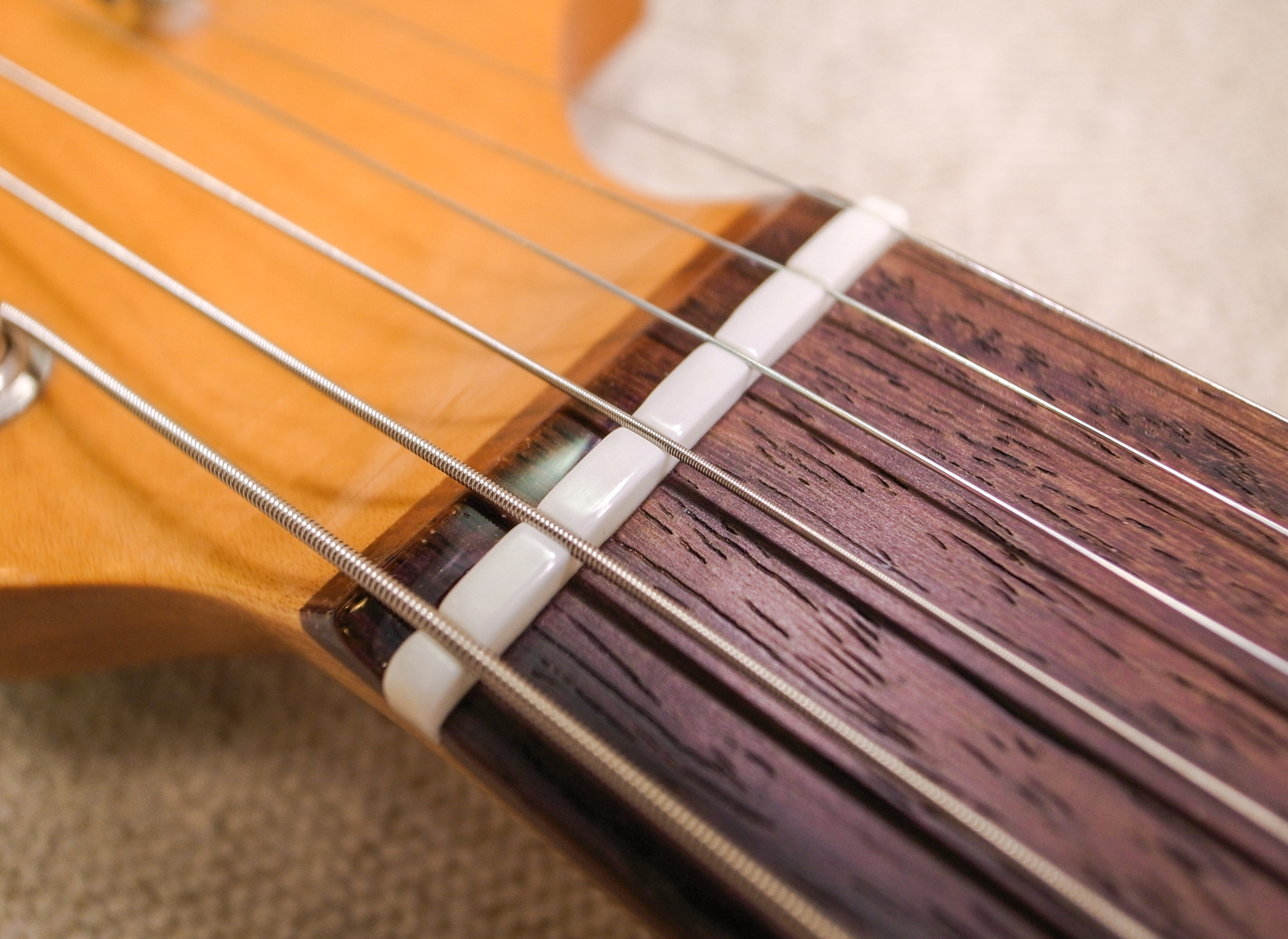 Верхние порожки гитары: отличия, плюсы и минусы